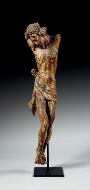 Grand Christ en bois sculpté avec restes...