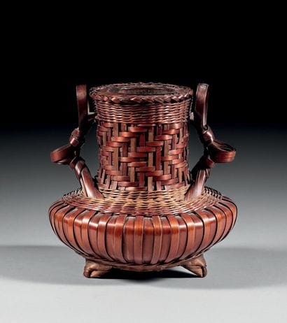 JAPON - XXe siècle
Vase en bambou tressé,...