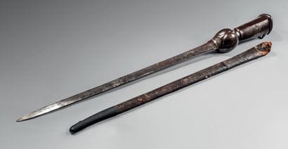 Épée à gantelet (Pata)
Inde, XIXe siècle
Monture...