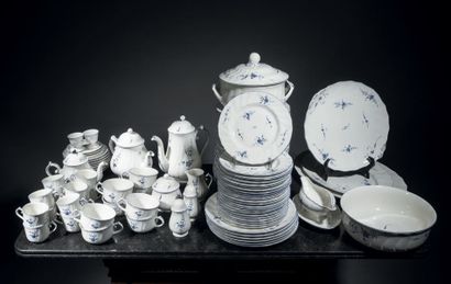 Villeroy et Boch
White and blue porcelain...