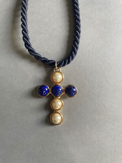 Christian LACROIX (dans le goût de)
Pendentif...