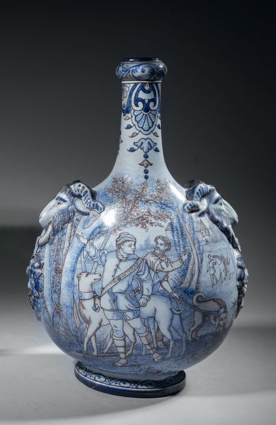 Nevers
Large gourd-shaped bottle with two...