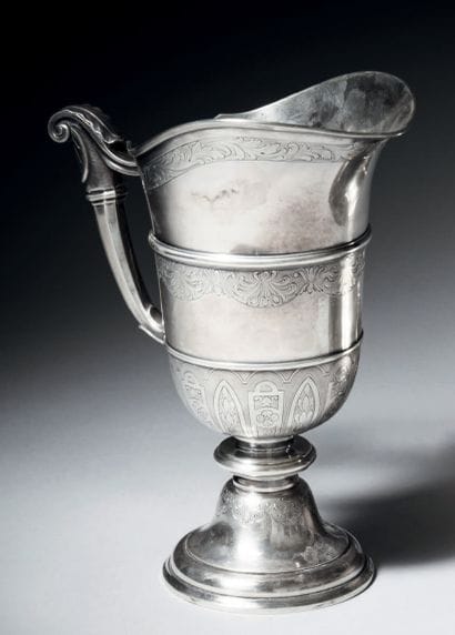Helmet-shaped ewer on 950°/°° silver pedestal...