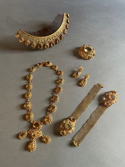 Parure Charles X feuillagée en or trois tons...