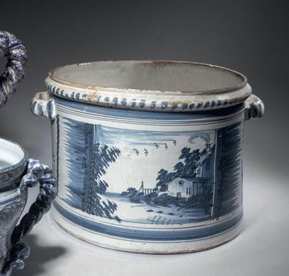 Nevers
Large earthenware cylindrical cachepot...