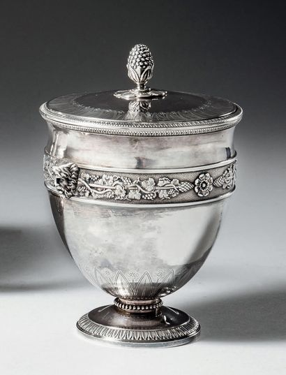 Covered sugar bowl in silver 950°/°° decorated...