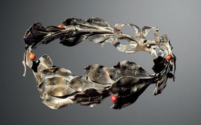 Important 800°/°° foreign silver laurel wreath...