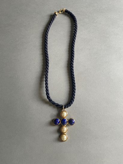 Christian LACROIX (dans le goût de)
Pendentif...