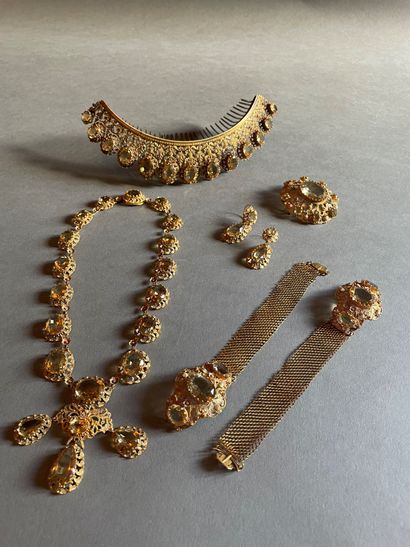 Parure Charles X feuillagée en or trois tons...