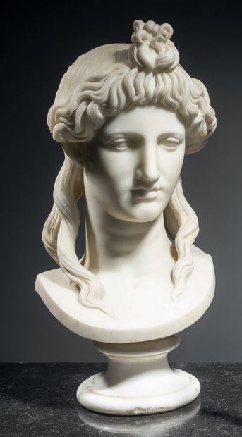 Ecole Italienne du XIXe, d'après l'Antique
Isis
White...
