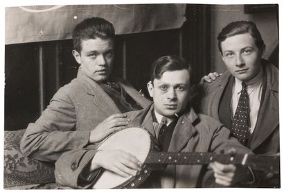 MAN RAY
RENÉ CREVEL. Tristan TZARA PLAYING...