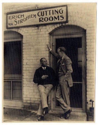 Erich von Stroheim devant ses salles de montage...