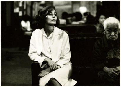 (ALAIN RESNAIS)
Emanuelle Riva sur le tournage...