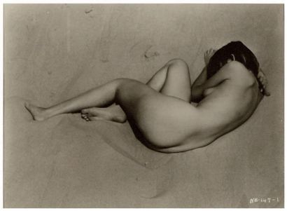 Edward WESTON (1886-1958)
Nu dans le sable,...