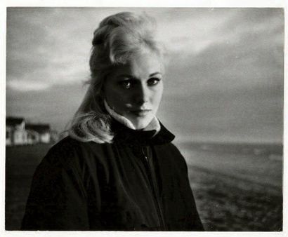 PHIL STERN (1919)
Kim Novak New York, c....
