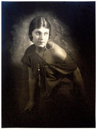 ATT. À HANS LECHNER
Olga Belajeff dans le...