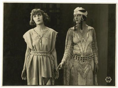 (Mikael Kertérsz)
Maria Corda, Arlette Marchal...