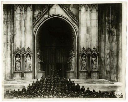 Horst von Harbou
Alfred Abel, Gustav Fröhlich...