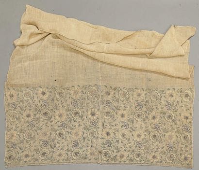 Napkin fragment
Polychrome and metallic threads...