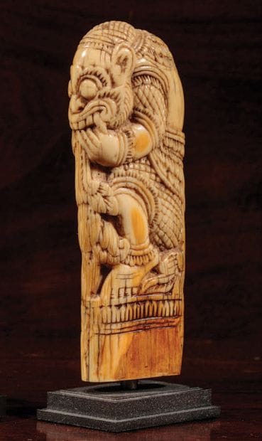 Dha handle representing a mythical creature
Ivory
Burma,...