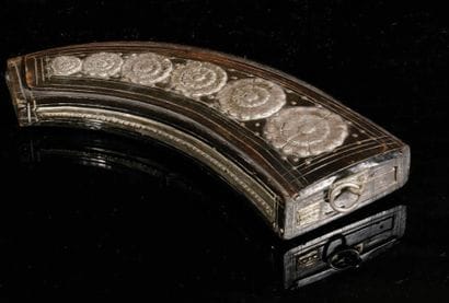 Box with compartments
Cattle horn, silver
Sri...