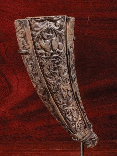 Box with compartments
Carved bovid horn
Sri...