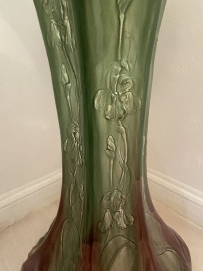 Complete in polychrome and openwork barbotine...