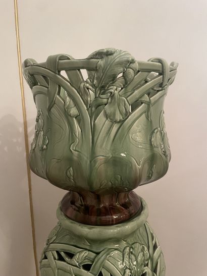 Complete in polychrome and openwork barbotine...