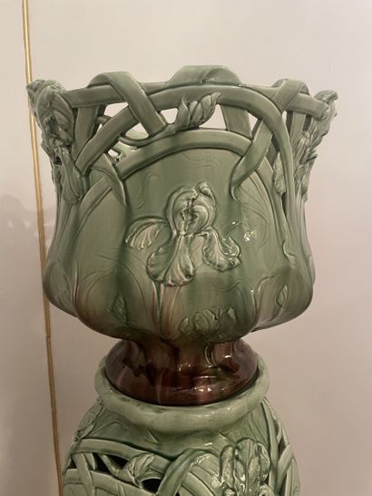 Complete in polychrome and openwork barbotine...