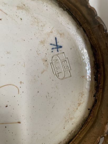 Jardinière oblongue à panse surbaissé en...