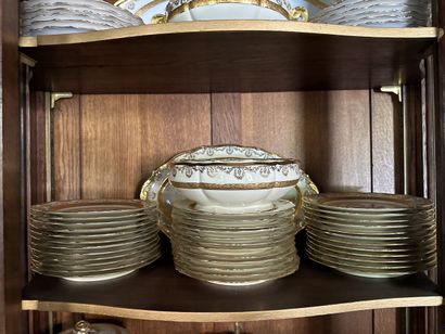 JOST à Limoges, service de table en porcelaine...