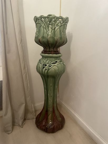 Complete in polychrome and openwork barbotine...