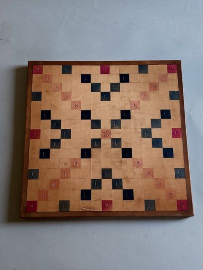 Leather scrabble game
In leather box
43 x...