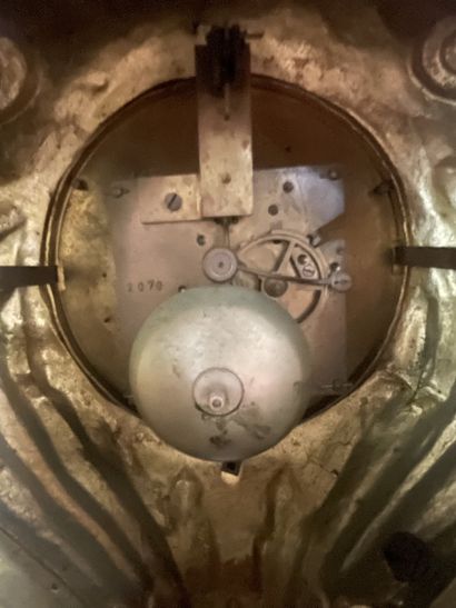Très importante pendule en bronze ciselé...