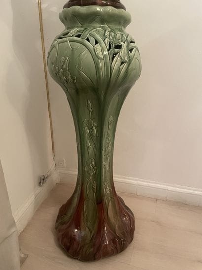 Complete in polychrome and openwork barbotine...