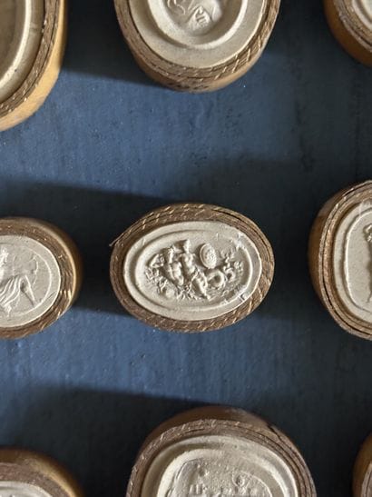 DOLCE GEMME ANTICHE
Collection of 36 plaster...