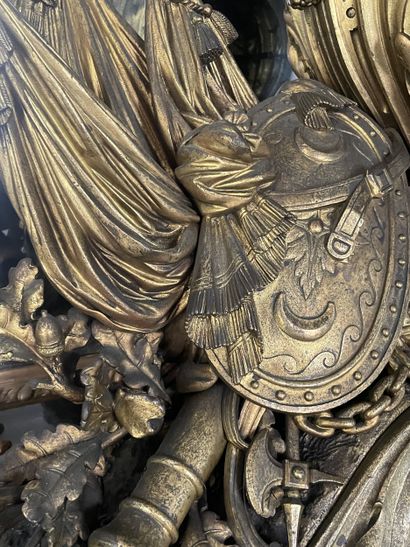 Très importante pendule en bronze ciselé...