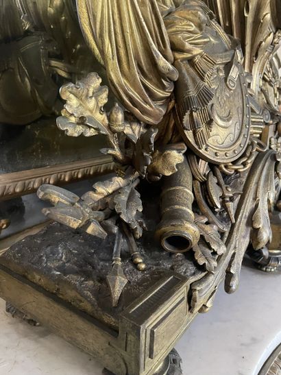 Très importante pendule en bronze ciselé...