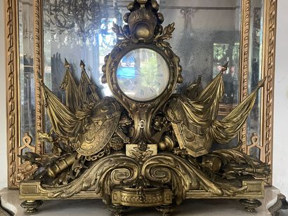 Très importante pendule en bronze ciselé...