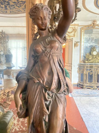 Importante garniture de cheminée en bronze...