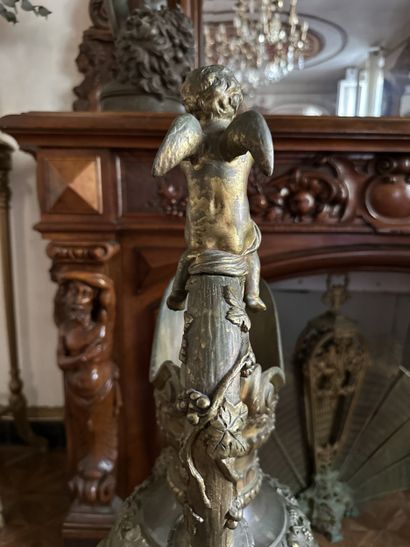 Importante aiguière décorative en bronze...