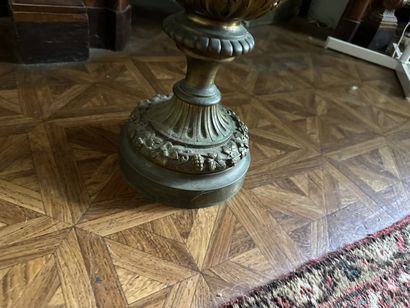 Importante aiguière décorative en bronze...