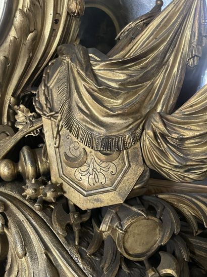 Très importante pendule en bronze ciselé...