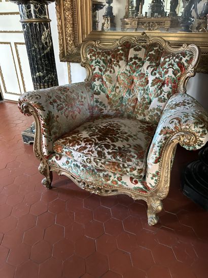 Paire de bergères à dossier enveloppant en...