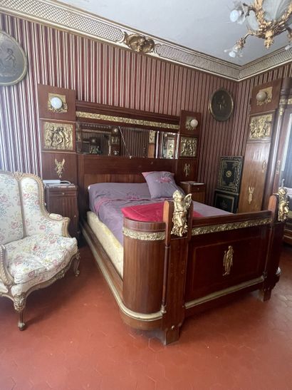 Bedroom furniture in veneer and marquetry...