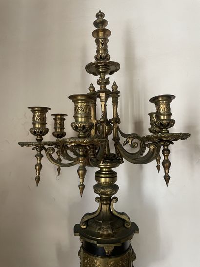 Paire de candélabres à six bras de lumière...
