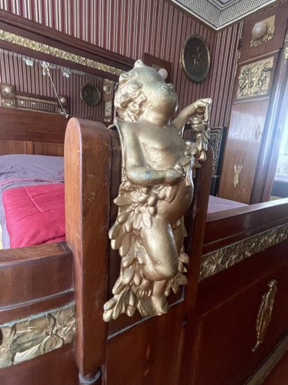 Bedroom furniture in veneer and marquetry...