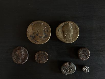 Small lot of antique coins
(As is)
