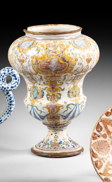 Italie, LODI (attribué à) Grand vase balustre...
