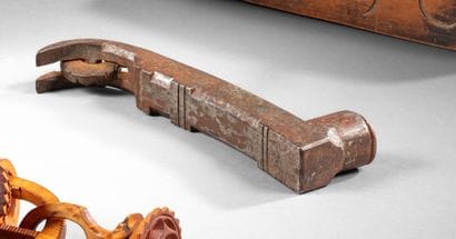 Heurtoir en fer forgé et gravé. Espagne,...